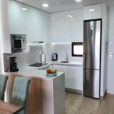 Queen Bungalow *****